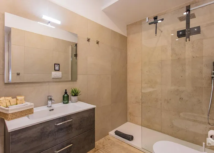 Luxury House In Nicolo V 120 Mq Rom